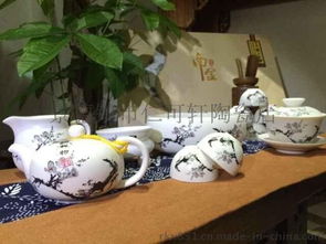 梅花韻致，茶香沁心——景德鎮(zhèn)仁可軒14頭梅花帶茶夾茶具套裝賞析