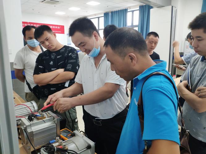 市維修處組織舉辦2020年機(jī)動(dòng)車排放超標(biāo)治理維護(hù)技能培訓(xùn)和新能源汽車